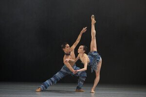 Hong Kong Ballet dancers