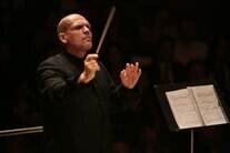 Maestro Jaap van Zweden Makes His Tour Début with
Hong Kong Philharmonic in “Hong Kong Week 2013@Taipei”